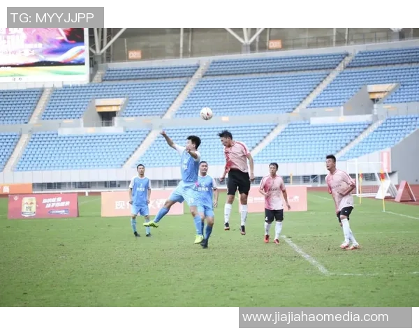 拼接壁纸展现绿茵激情聚焦世界顶级足球球星风采