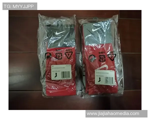 球星同款足球袜多少钱一双最新价格参考与选购实用指南 球星同款足球袜多少钱一双最新价格参考与选购实用指南