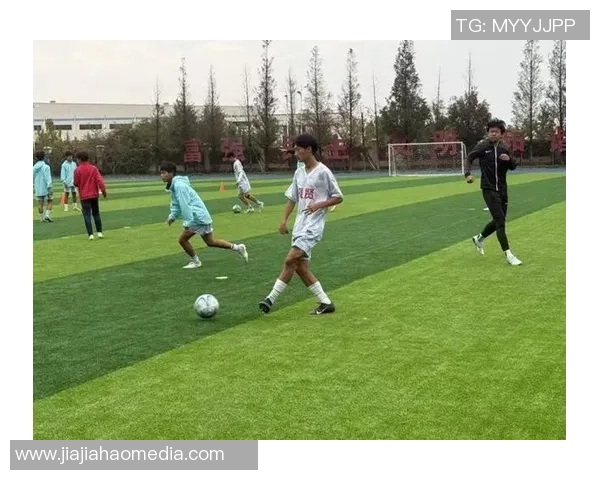 吴川足球球星阿贵崭露头角 逐梦绿茵场创造新辉煌