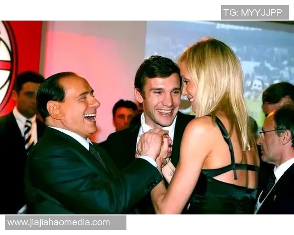 足球明星齐聚一堂 共庆荣耀时刻 见证传奇的合影背后故事